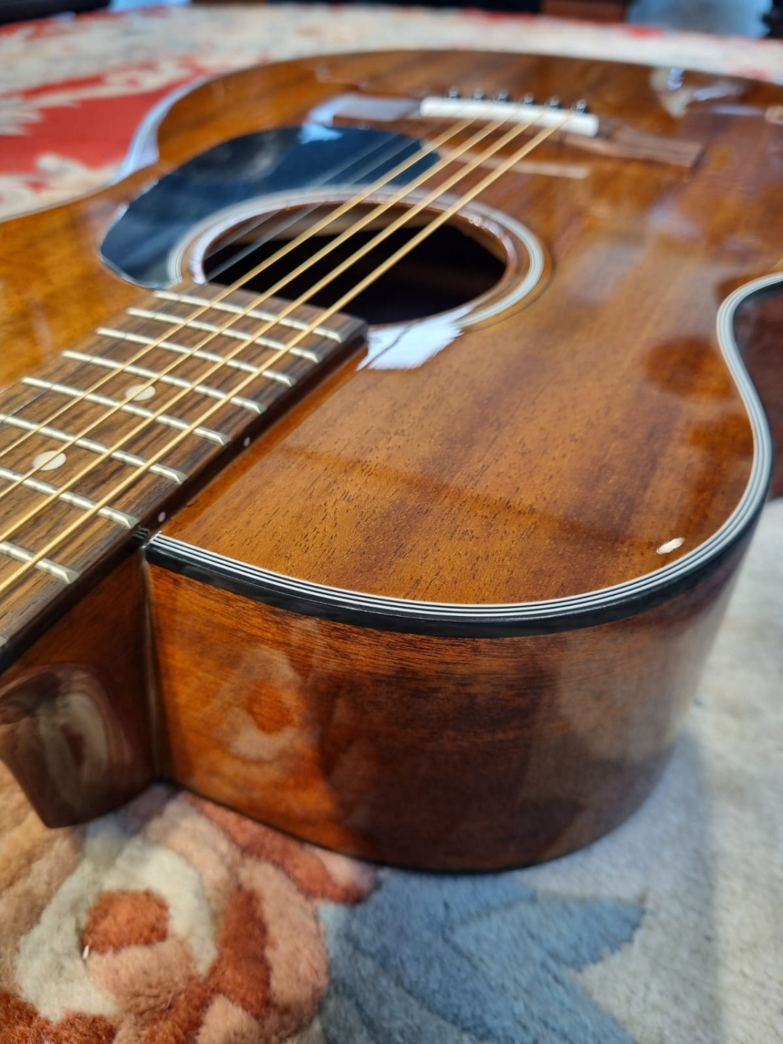 Guitarra electroacústica BLUERIDGE BR-41ME Mahogany "Travel Guitar"