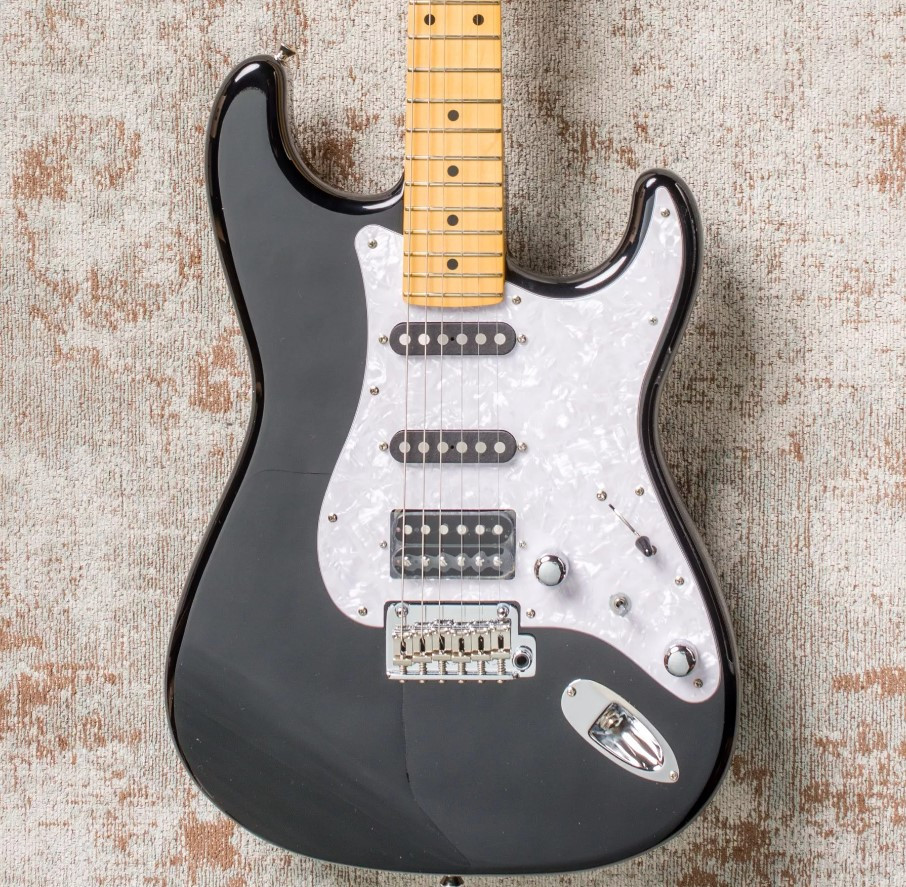 Guitarra eléctrica TOKAI Strato AST114 SH Black Maple