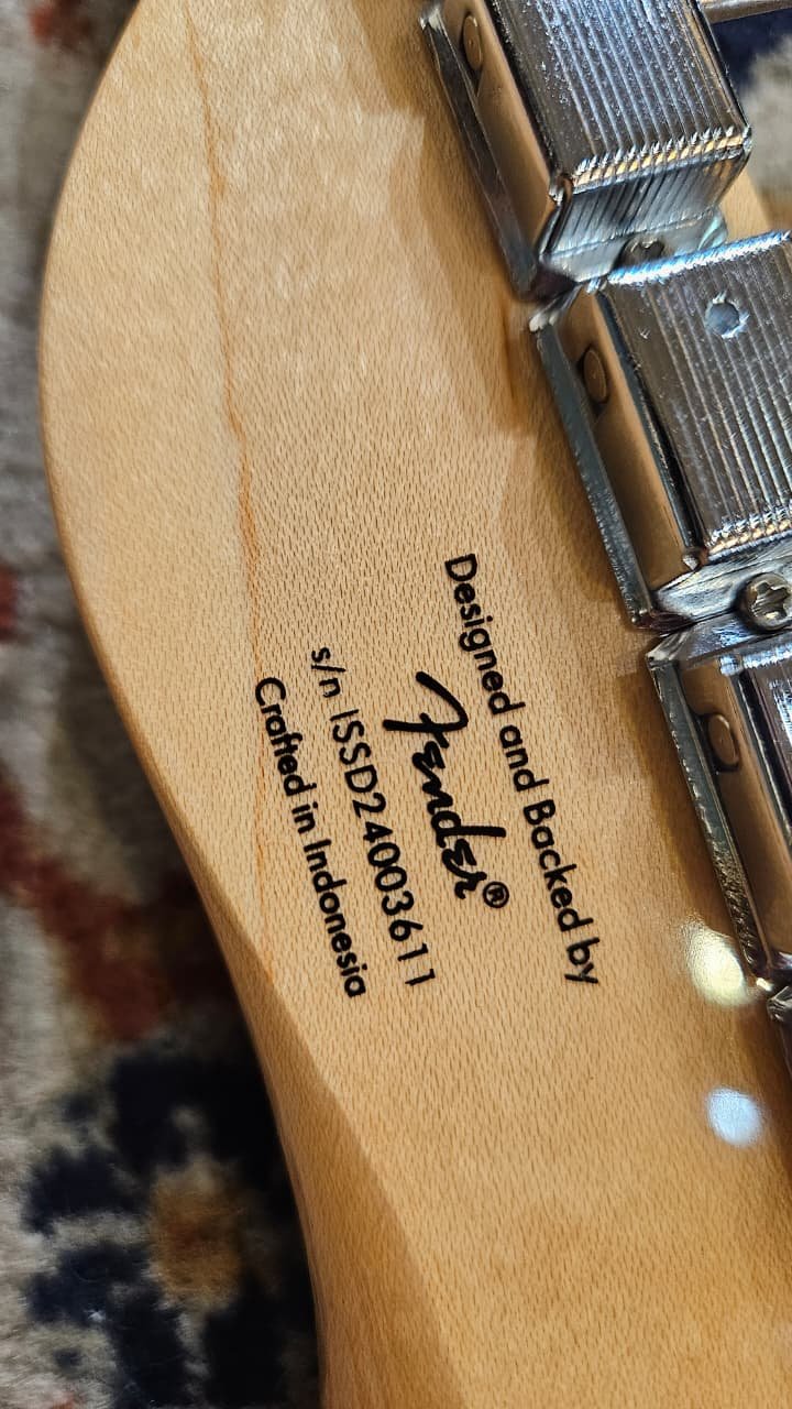 SQUIER Limited Edition Paranormal Offset Telecaster SJ - Ice Blue Metallic