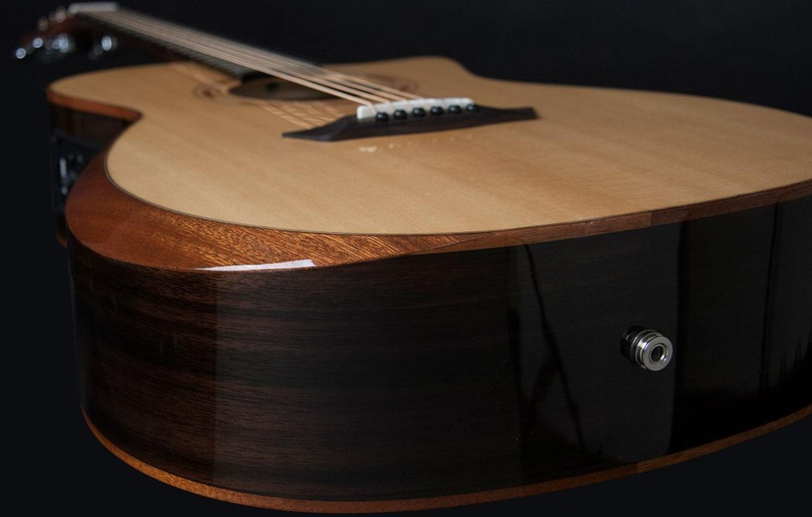 Guitarra Electroacústica WASHBURN WCG20SCE Comfort Series