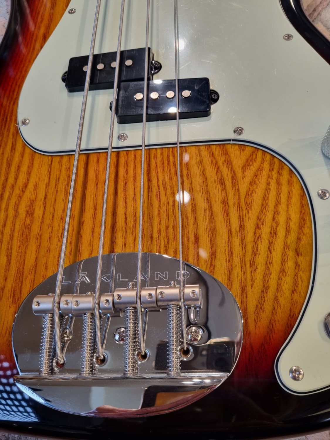 Basse LAKLAND Skyline P s44-64 Sunburst Rosewood