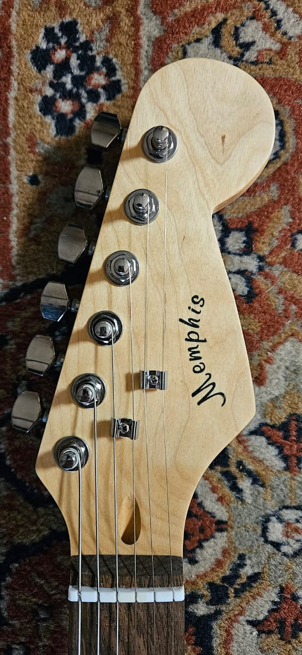 MEMPHIS FTAST-32-BK - Stratocaster MEMPHIS FTAST-32-BK - Stratocaster
