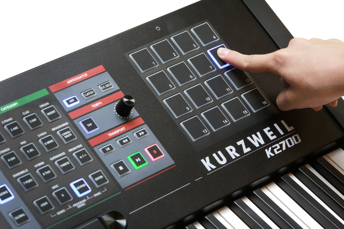 Sintetitzador Workstation KURZWEIL K2700