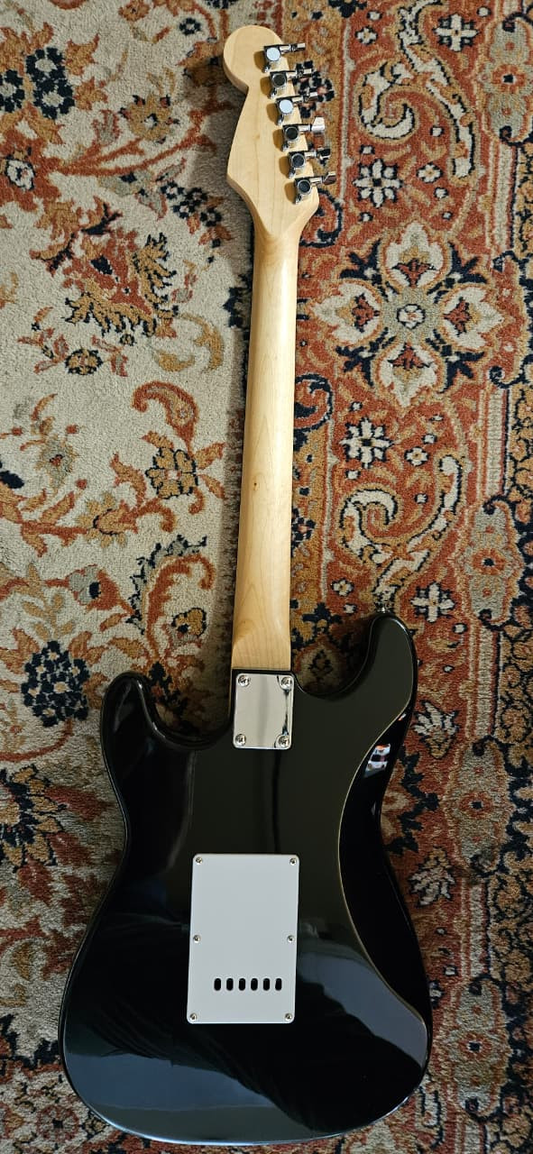 MEMPHIS FTAST-32-BK - Stratocaster MEMPHIS FTAST-32-BK - Stratocaster