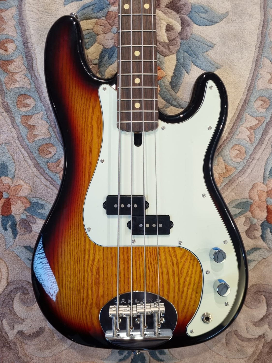 Basse LAKLAND Skyline P s44-64 Sunburst Rosewood