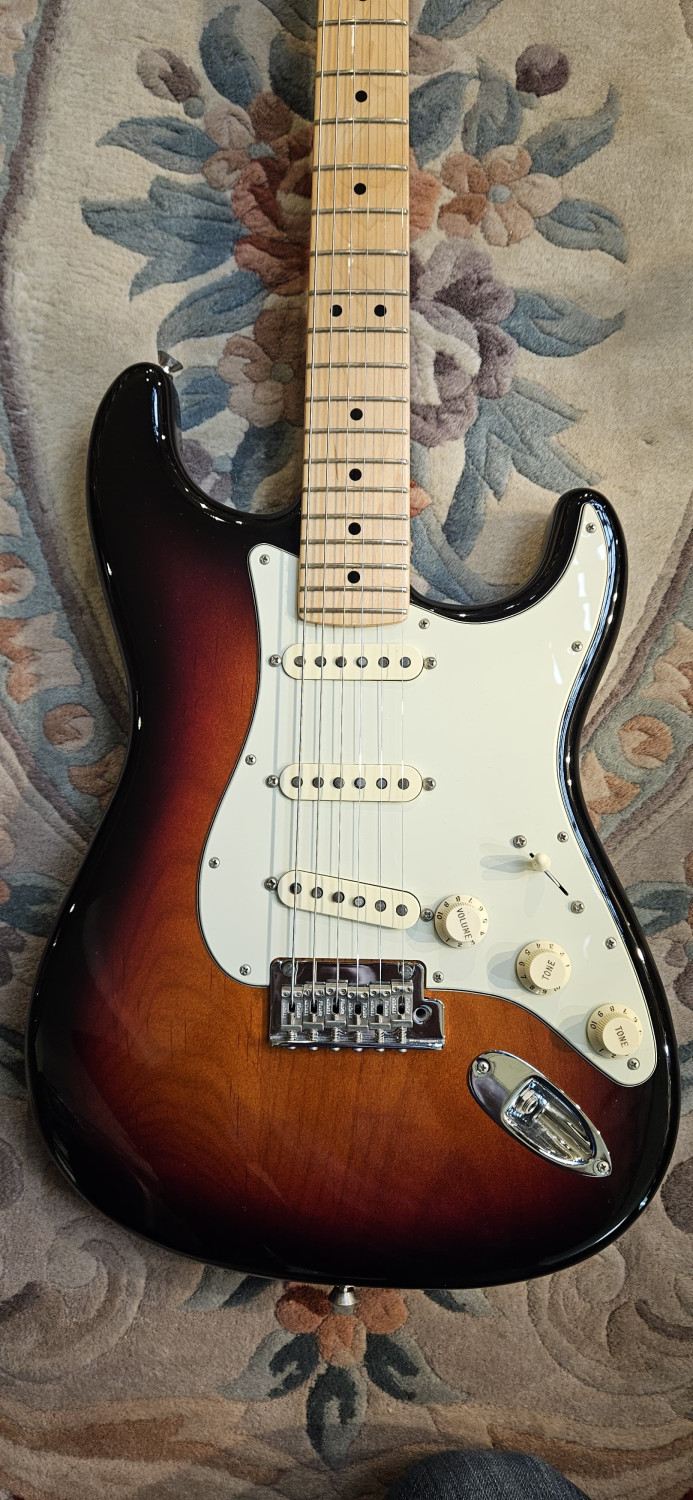 FENDER American Professional Stratocaster 3 Color Sunburst