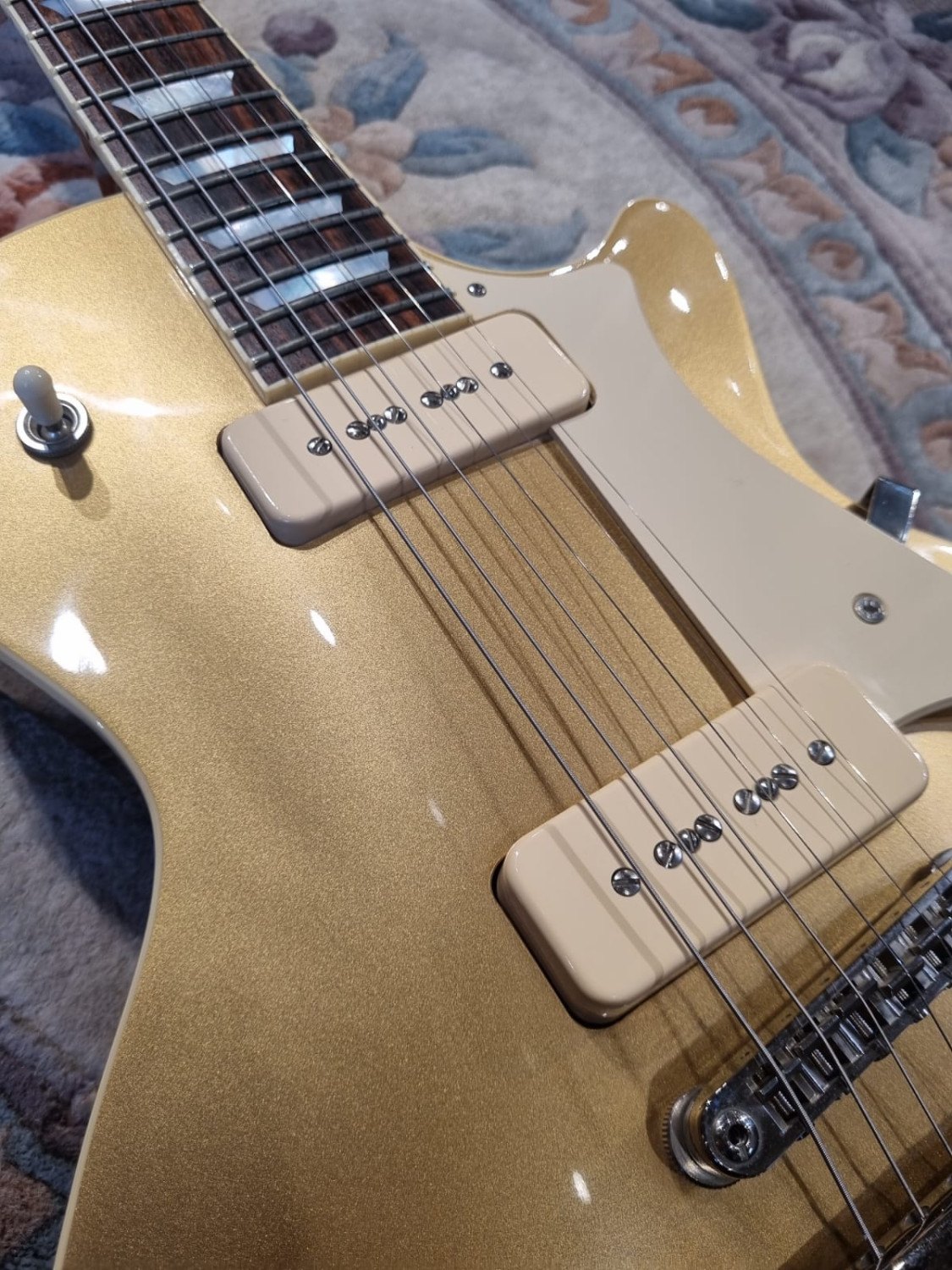 Guitarra eléctrica HERITAGE Custom Shop Special H-150 Gold Top Throbak P90