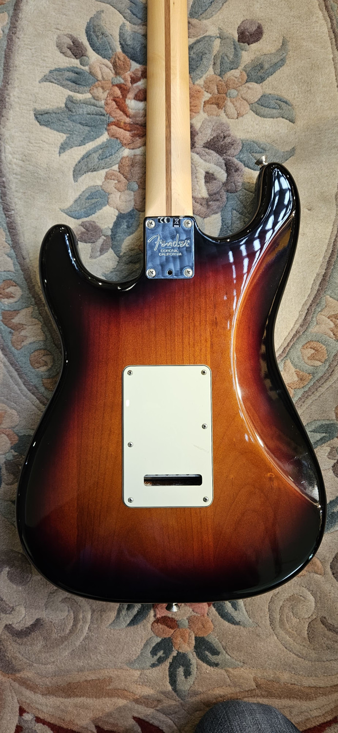 FENDER American Professional Stratocaster 3 Color Sunburst