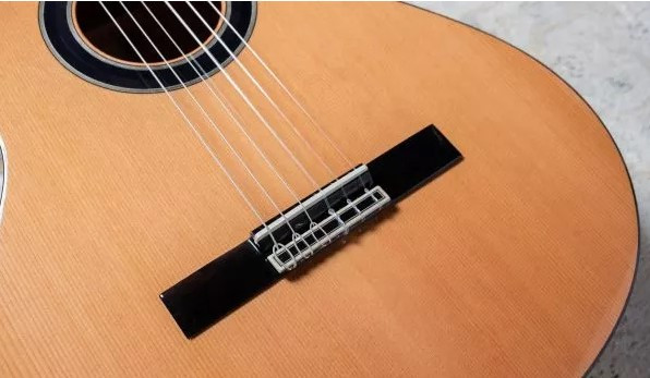Guitare classique ALHAMBRA 6 Ébène blanc