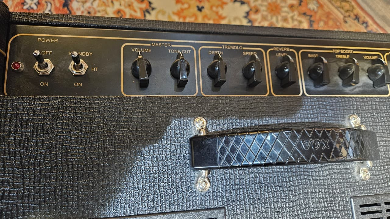 Amplificador VOX AC15C1