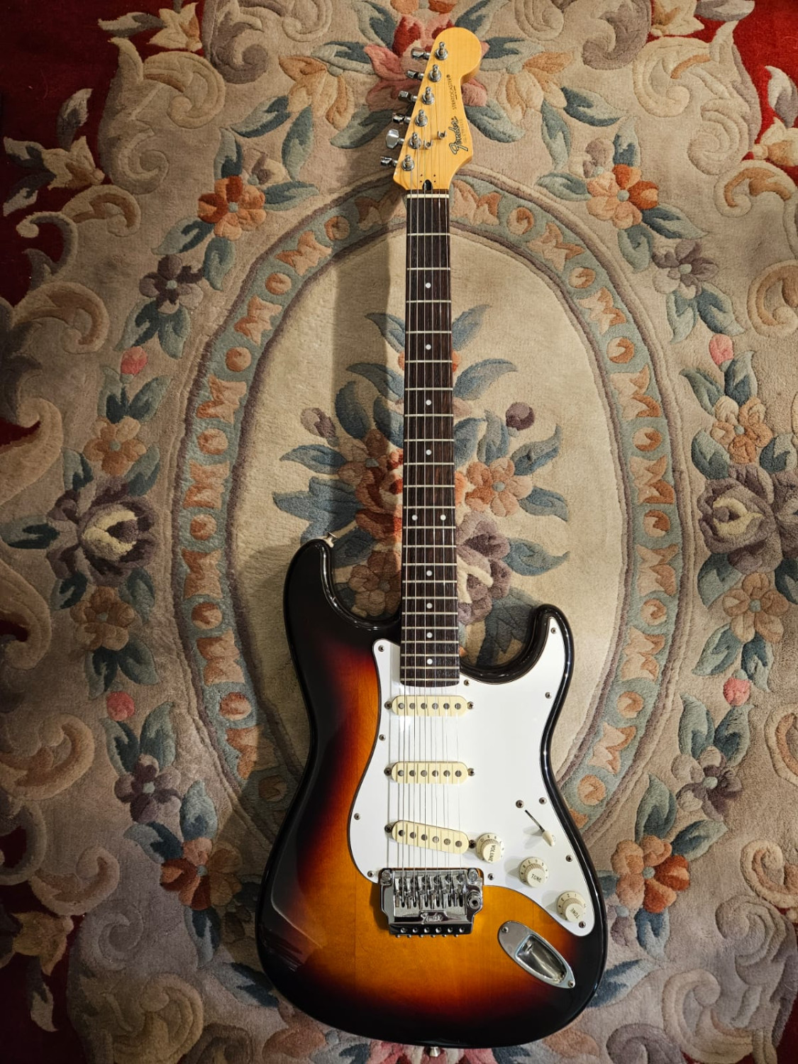 FENDER Strat sunburst 1986 Japon - Segunda Mano