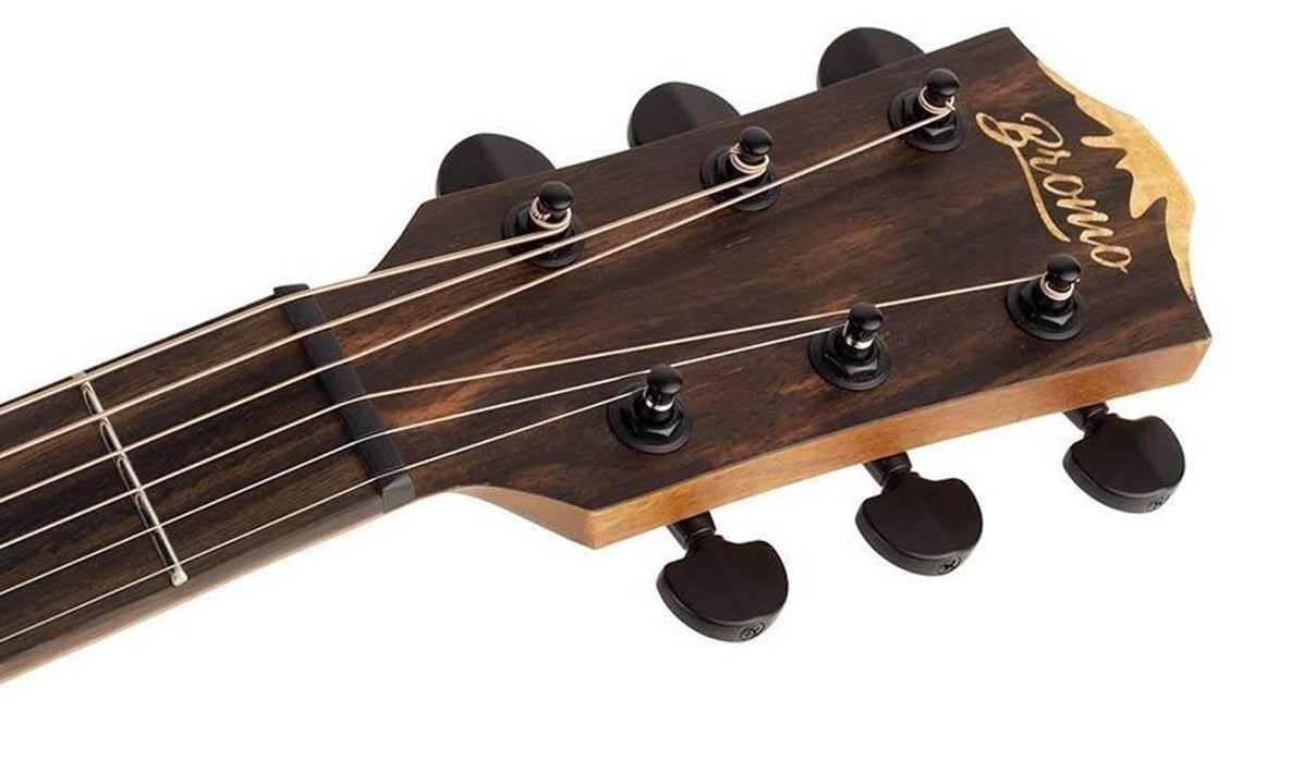 Guitare acoustique BROMO BAT2CE