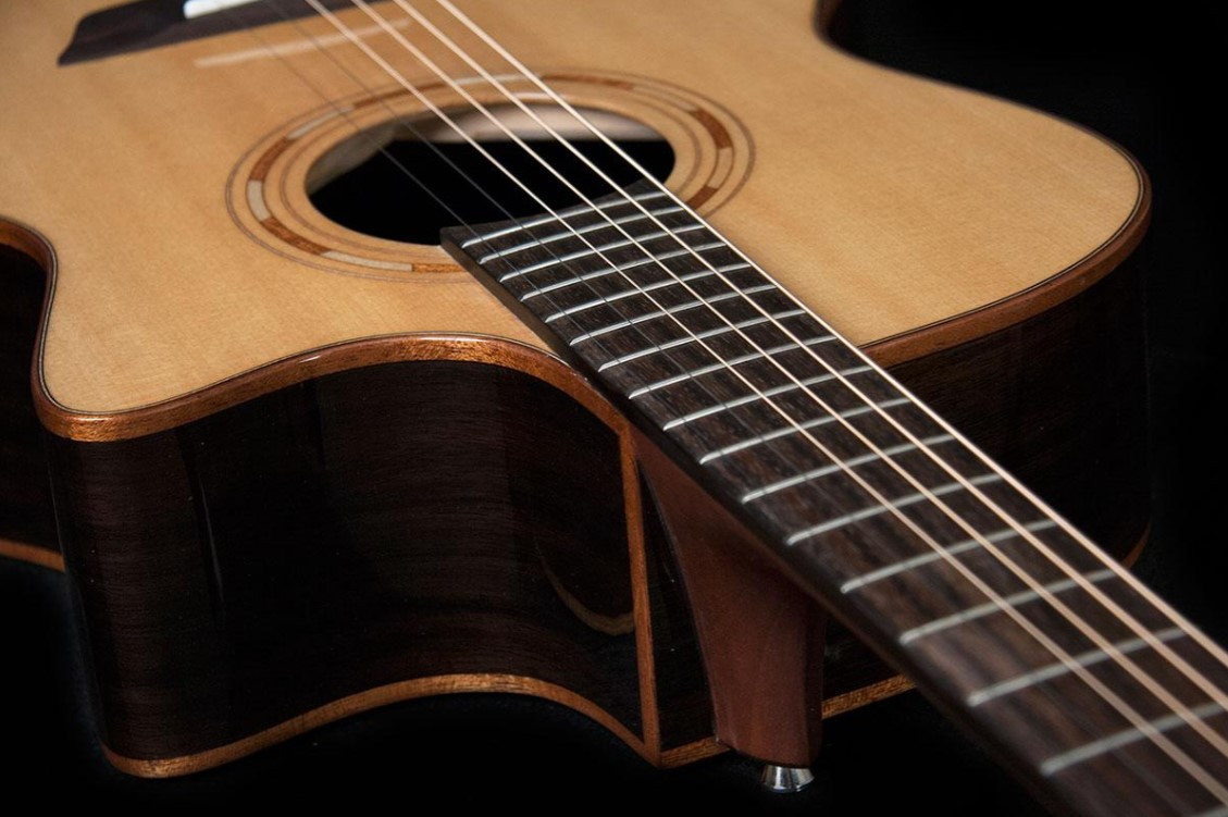 Guitarra Electroacústica WASHBURN WCG20SCE Comfort Series
