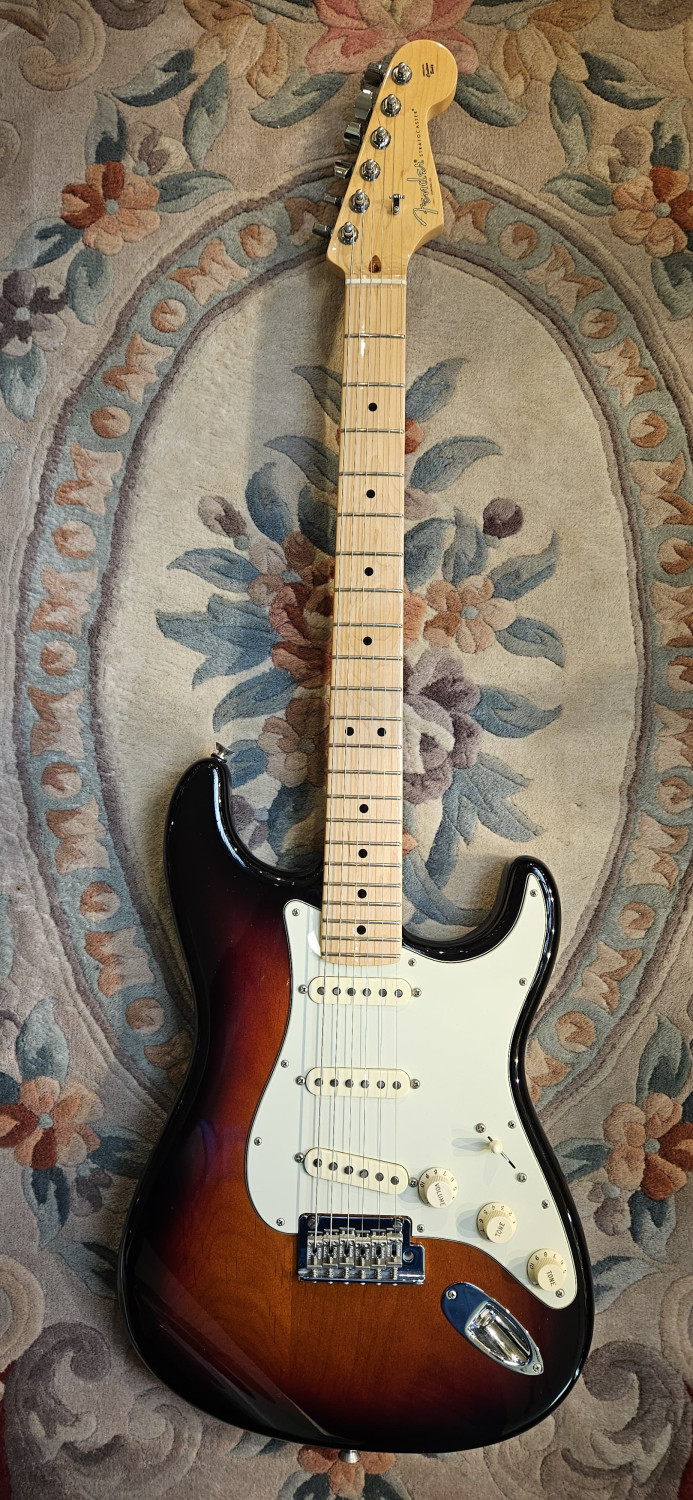 FENDER American Professional Stratocaster 3 Color Sunburst