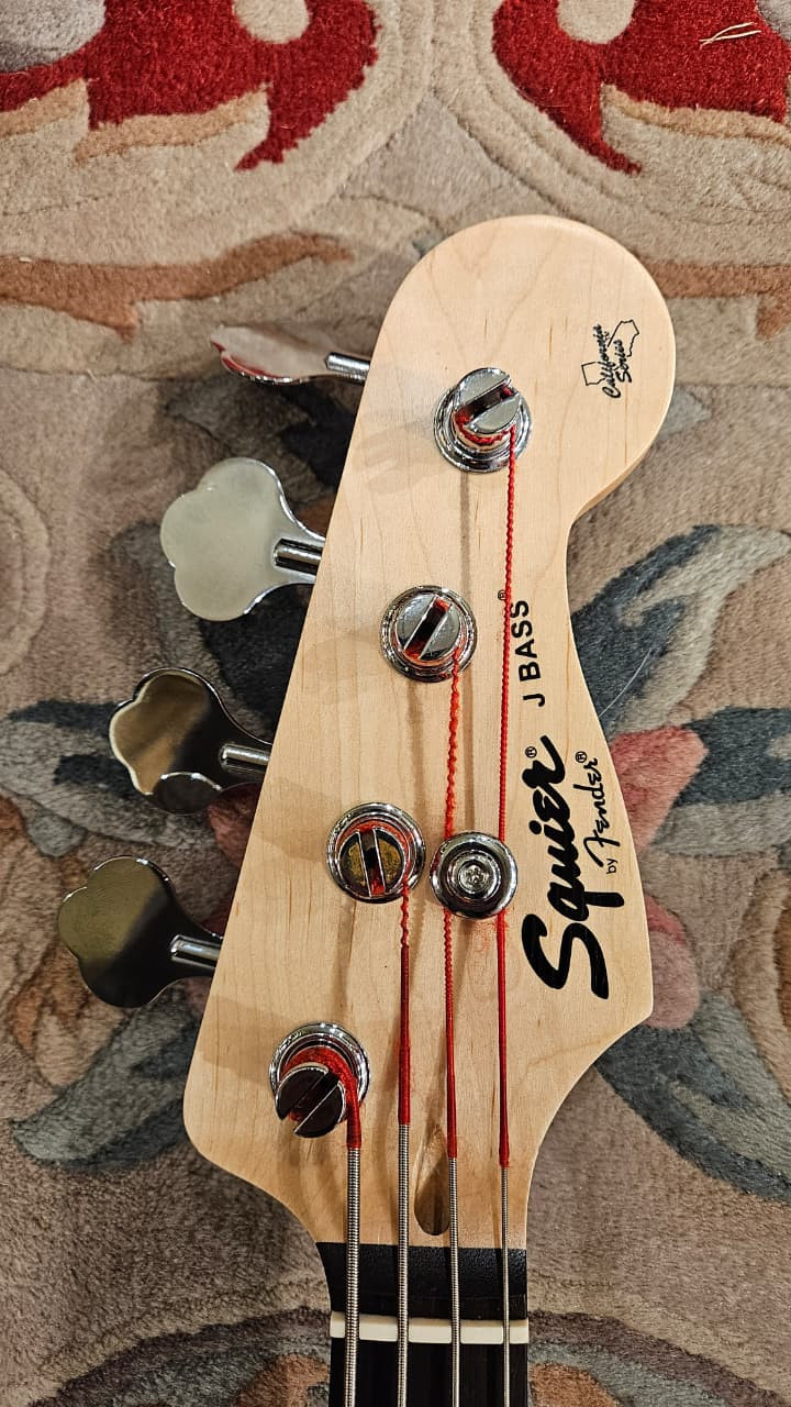 SQUIER California Series Jazz Bass Red