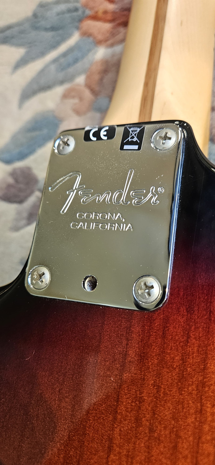 FENDER American Professional Stratocaster 3 Color Sunburst