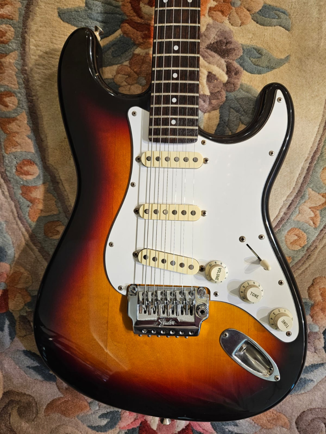 FENDER Strat sunburst 1986 Japon - Segunda Mano