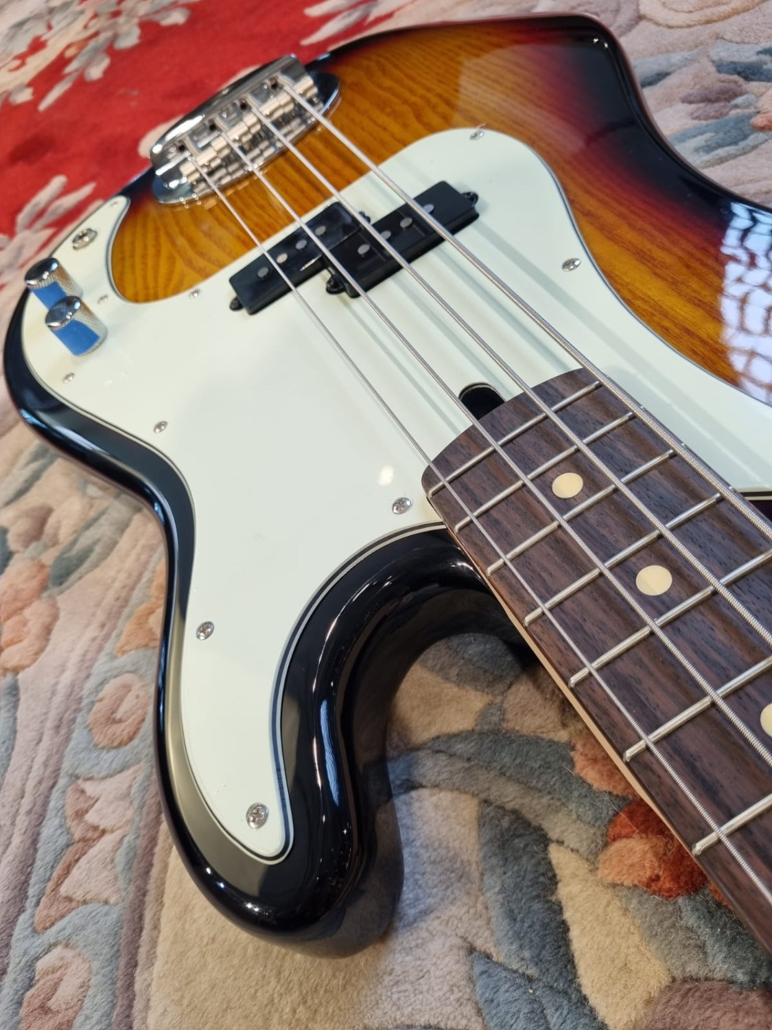 Basse LAKLAND Skyline P s44-64 Sunburst Rosewood