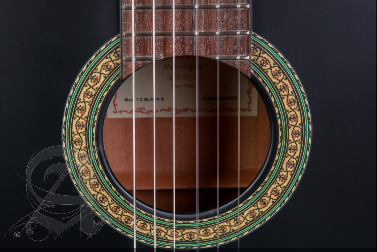 Guitarra clásica ALHAMBRA 1C Black Satin