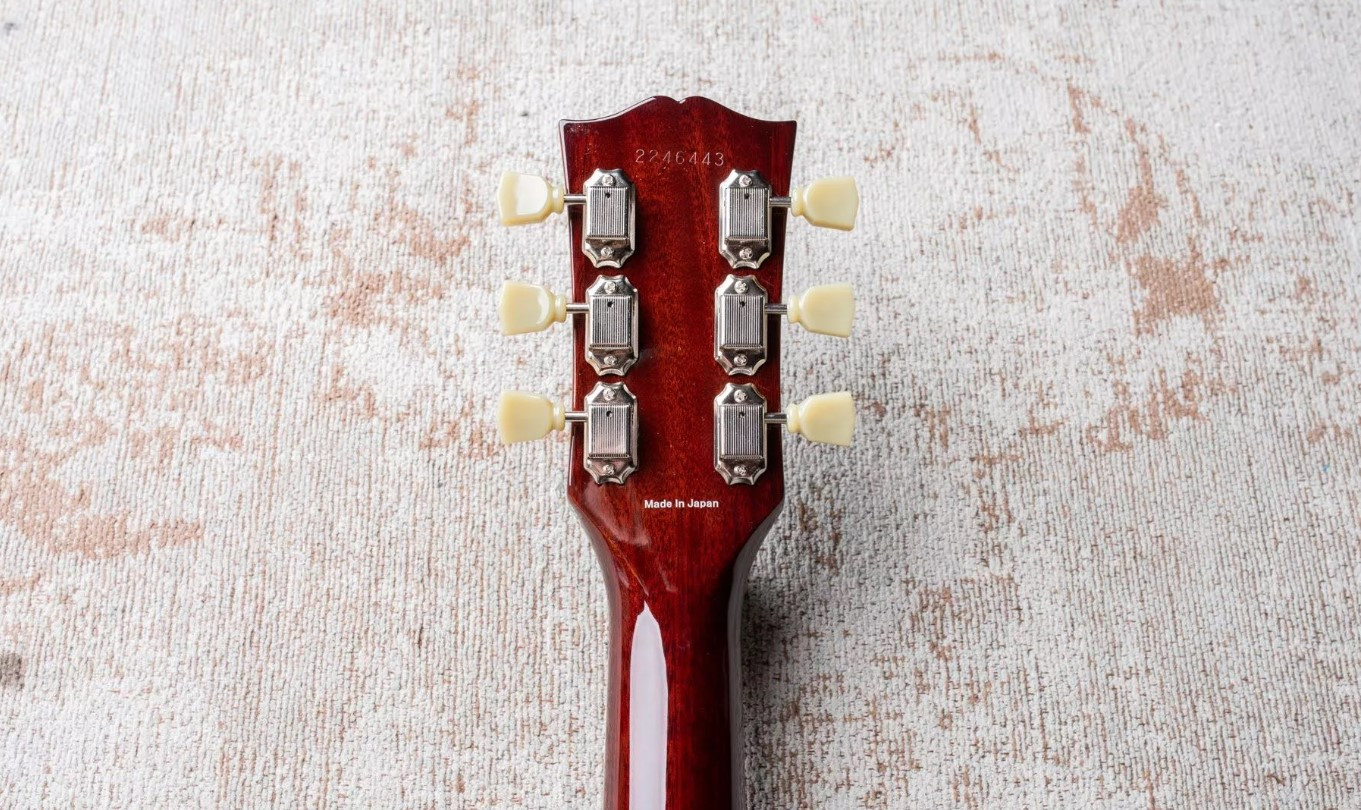 Guitare électrique TOKAI SG124 Walnut