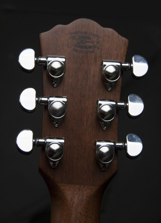 Guitarra Electroacústica WASHBURN WCG20SCE Comfort Series