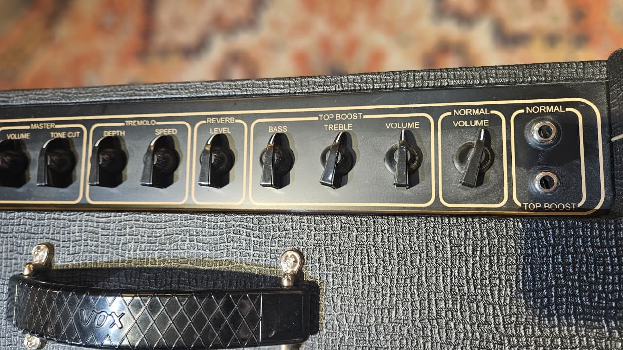 Amplificador VOX AC15C1