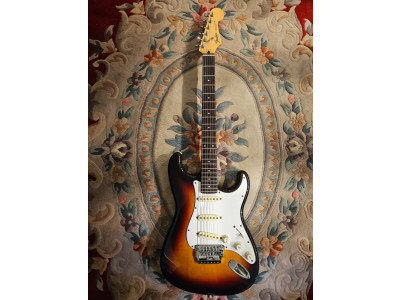 FENDER Contemporary Strat sunburst 1986 Japon - Segunda Mano